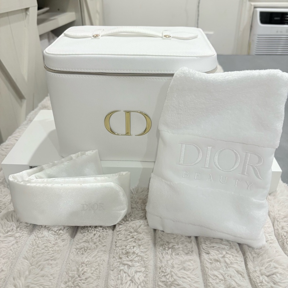 Dior White Spa Set - Includes Case, Towel, & Eye Mask - Picture 1 of 4